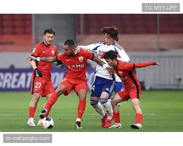 亚冠精英联赛第8轮：上海申花0-2不敌武里南联遭遇亚冠5连败，拉唐2分钟吃2黄被罚下